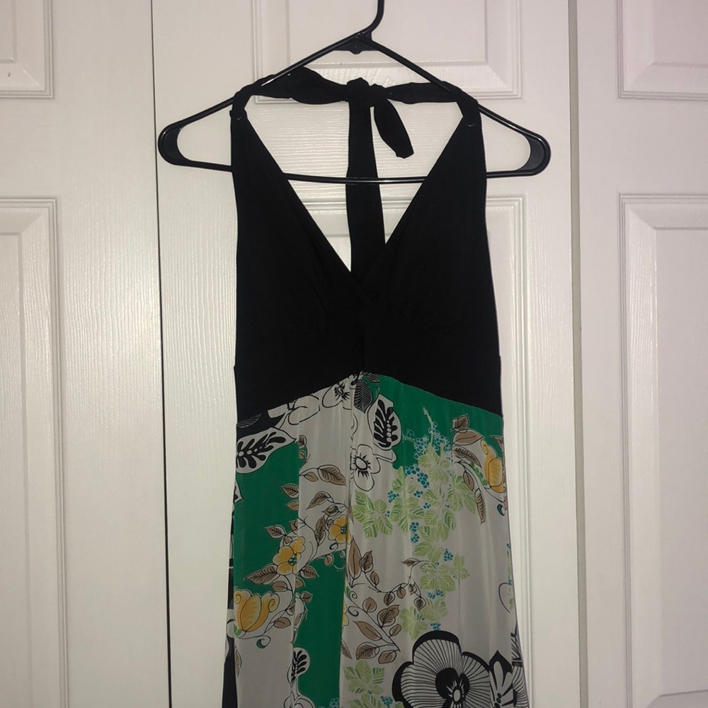 VACA TIME GRAB THIS DRESS AND HOP ON THAT ✈️ 🌴GO!